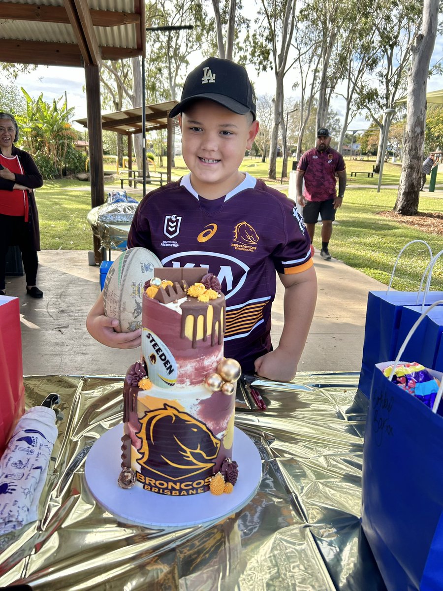 mickeyd_9's tweet photo. Len’s Bronco’s birthday party &amp; cake #Broncos https://t.co/215Z6QwZ9l
