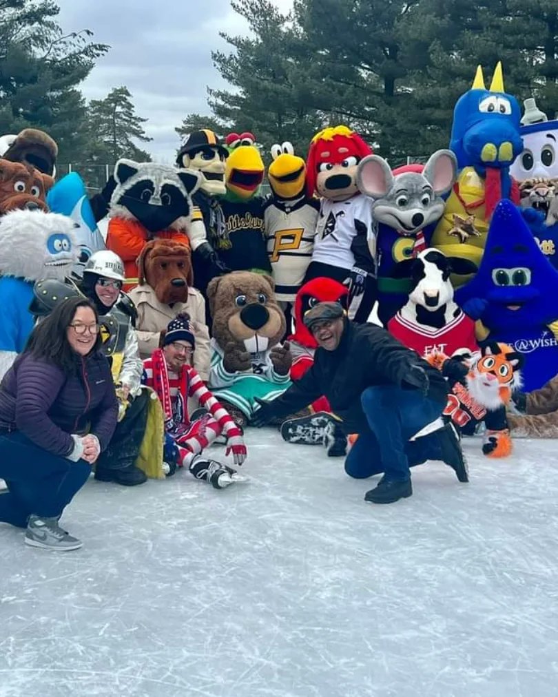 HAPPY NATIONAL MASCOT DAY!!!!!!! To both characters I perform as
I appreciate all the people I've met at the events I've gone to. EVERY DAY! Thank you for the support to us mascots ❤️