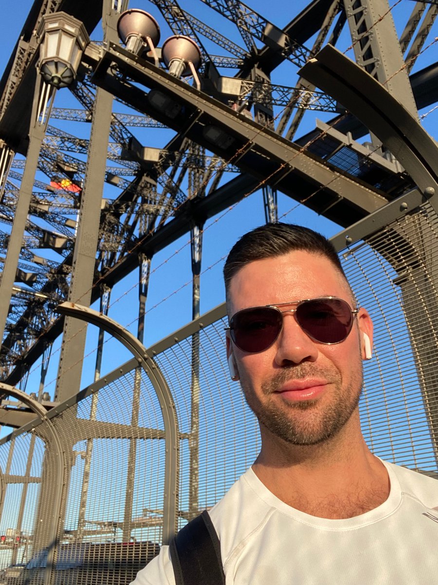 NBN_Australia's tweet photo. Say 👋 to Ross as we wrap up #MensHealthWeek. Recently, Ross has managed to integrate his #HealthyHabits into his flexible working arrangements. This includes regular walks into the office via the Botanic Gardens and Sydney Harbour Bridge when the weather is amazing. #Teamnbn https://t.co/tlzzjh0gZE