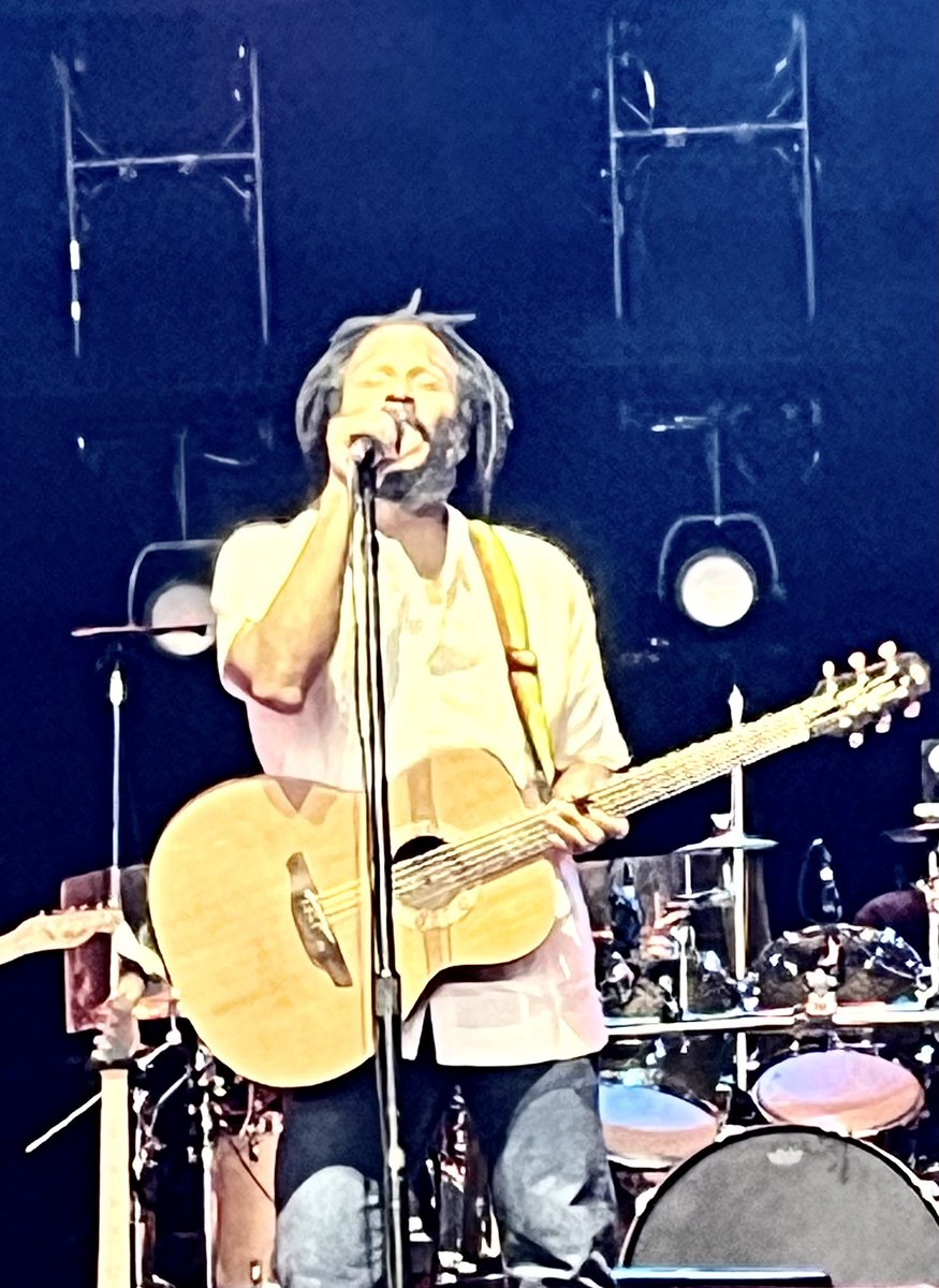 allmojo's tweet photo. ⁦@ziggymarley⁩ sings his way into our hearts ⁦@Wolf_Trap⁩ with an explosive set!  😉🎼🎸🎹🎤🥁🧸👍 https://t.co/AIQcGJXoaO