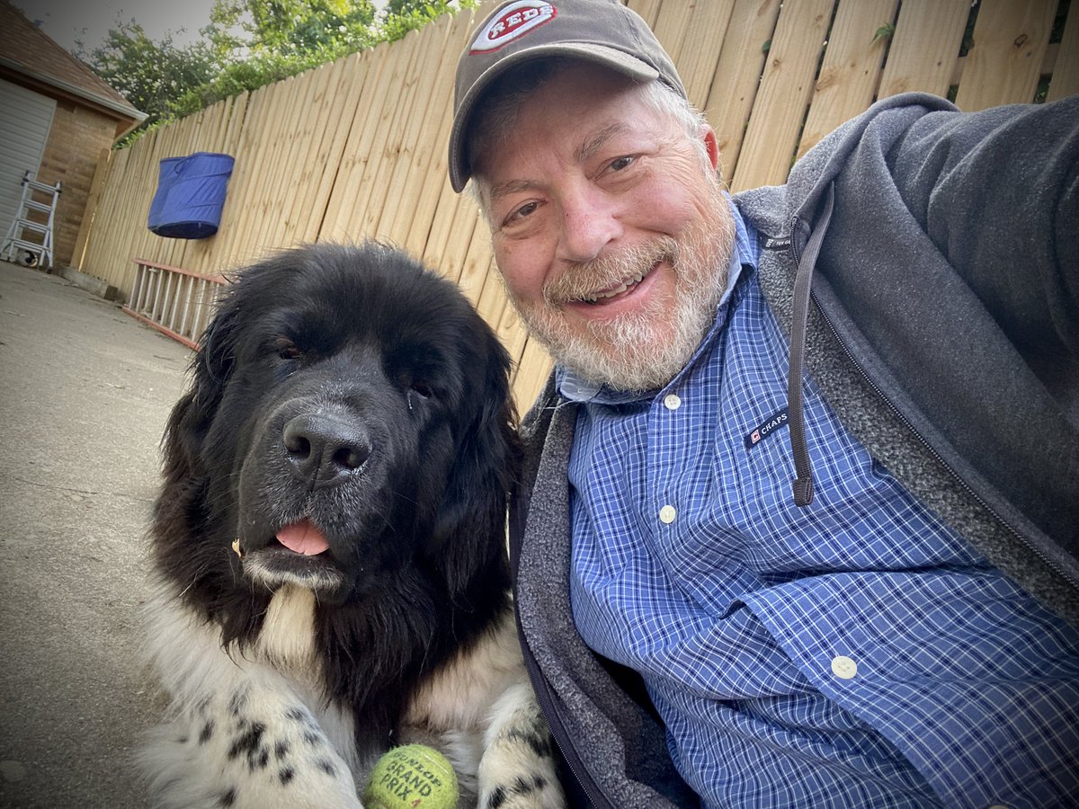 @TheRealHoarse Dog sitting my neighbor’s 2 Newfies.  This is Koopa, a 3yr old Landseer Newfoundland. ❤️❤️  Oh, and enjoying watching my Reds!