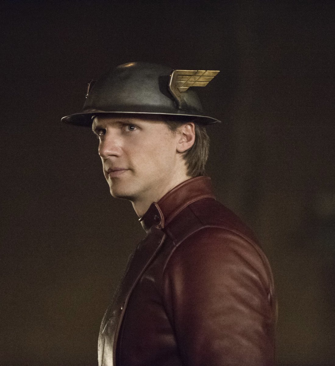 Teddy Sears says he doesn’t think that was him in ‘THE FLASH’ movie.

“I’m sleep-deprived with a newborn at home, so my memory is a little foggy. But I’m pretty sure I would have remembered shooting a major DC Studios film.”

(Source: tvline.com/news/the-flash…)
