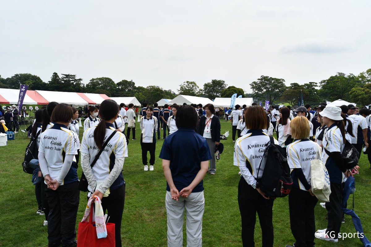 【洋弓部女子】第５８回全日本学生アーチェリー女子王座決定戦／決勝ラウンド／最終日／於・静岡県つま恋リゾート彩の郷第１多目的広場／試合前

昨日の予選を１２位１６８１点で終えた女子。きょう決勝ラウンドが行われます。応援よろしくお願いします！

#関学洋弓