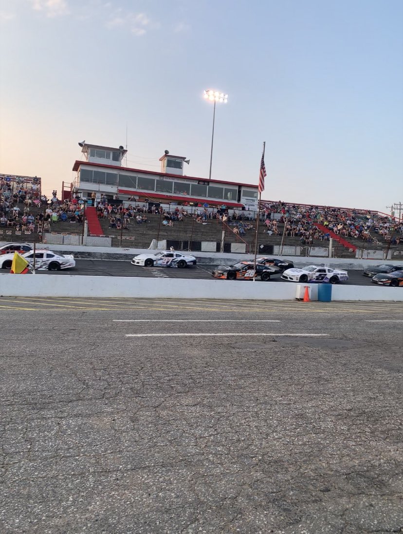 75 Laps of Late Models? We love it! Tune in now on FloRacing!