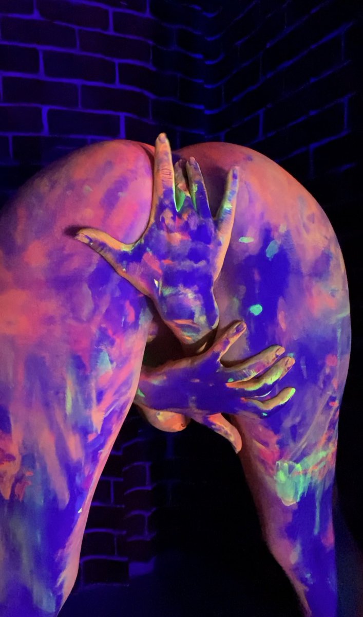 #ravegirl #neon #bodypaint #nsfw #blacklight #ass