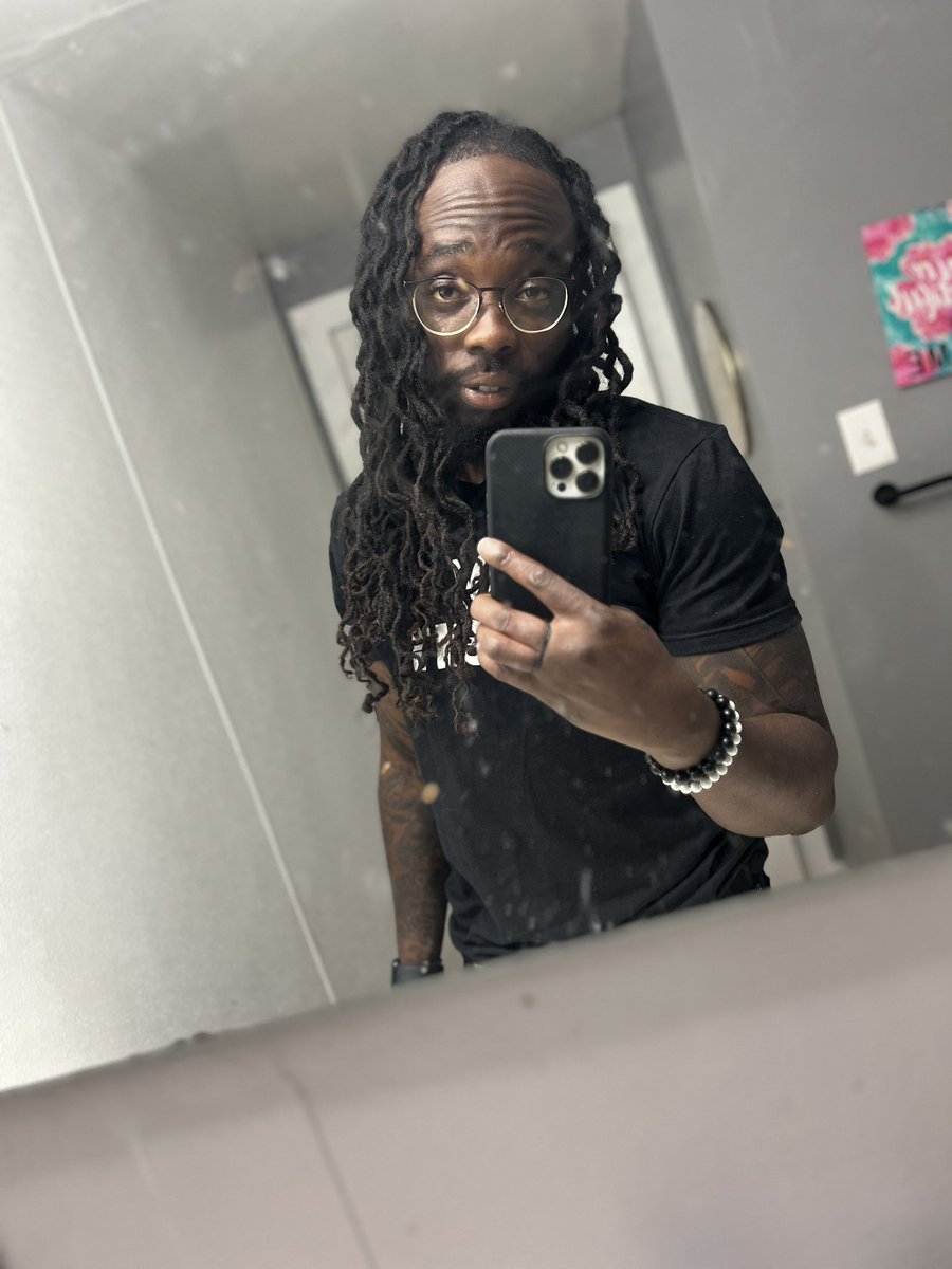 PhillyFrieza's tweet photo. 10 years ong! #LocdNLoaded https://t.co/AnZfUGfUCm