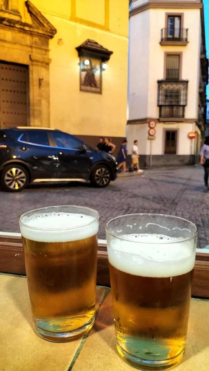 antifazista's tweet photo. De las cosas que más me gustan de Sevilla es su capacidad de enamorarte el día que menos  te lo esperas.
Abro Hilo 🧶⬇️⬇️⬇️ https://t.co/5ZYfInG2ty