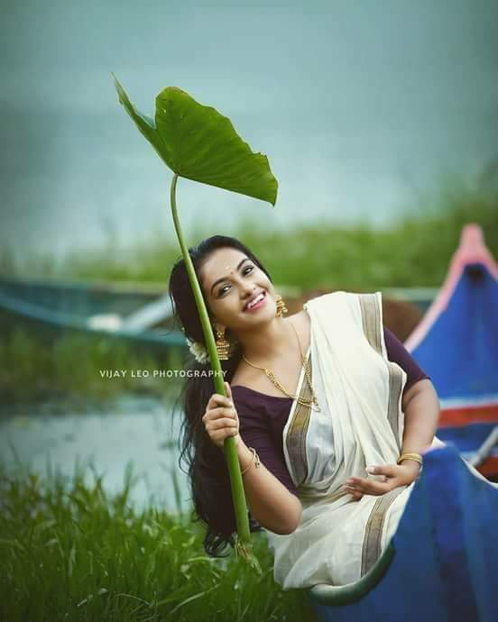 mgspooja's tweet photo. அன்பை எந்த தயக்கமின்றி 
வெளிப்படுத்துங்கள்... 
அது ஒன்று தான்
நாம் அன்பால் நிறைந்திருக்கிறோம் என்பதற்கு சாட்சி
இனிய காலை
#கோகுலத்தின்_மன்னன்_MP https://t.co/7qL76evQEy