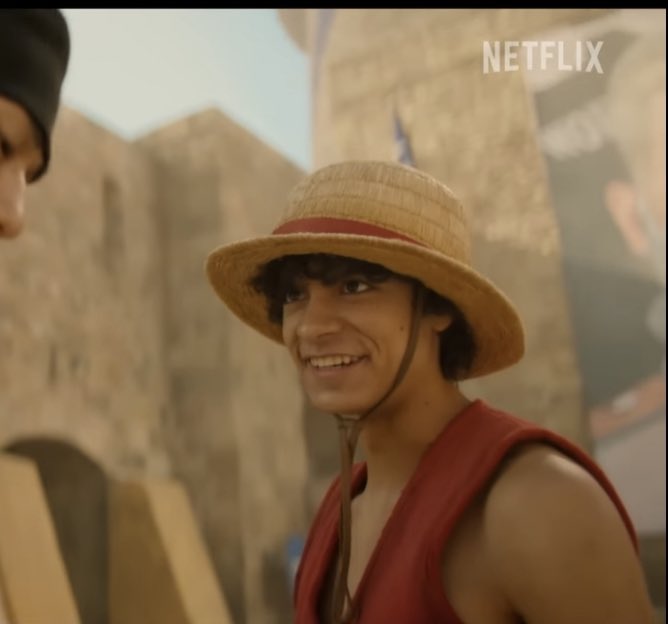 TOXIC_JPG's tweet photo. why he look like he's waiting for zoro to laugh at his jokes I love him sm #opliveaction https://t.co/maiFLQzU3x