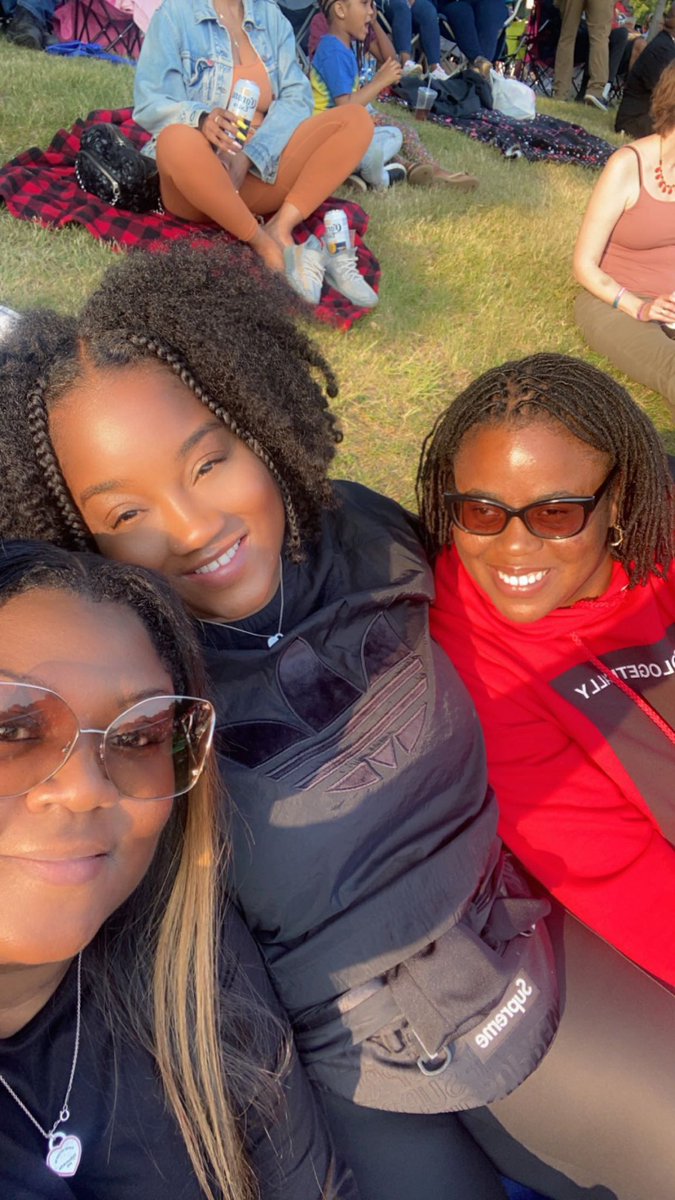 dopegirljade's tweet photo. We out here!! #hydeparksummerfest https://t.co/xsycOij2ud