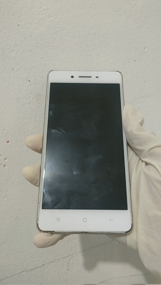 lifelikekntl's tweet image. Wts Oppo f1
Ram 3/16 GB
Fasilitas:
HP+Cas Vivo(Cas ori hilang)
Only 385.000 (negotiable asal jgn brutal)
#lapakcot #wts #hpsecond #preloved