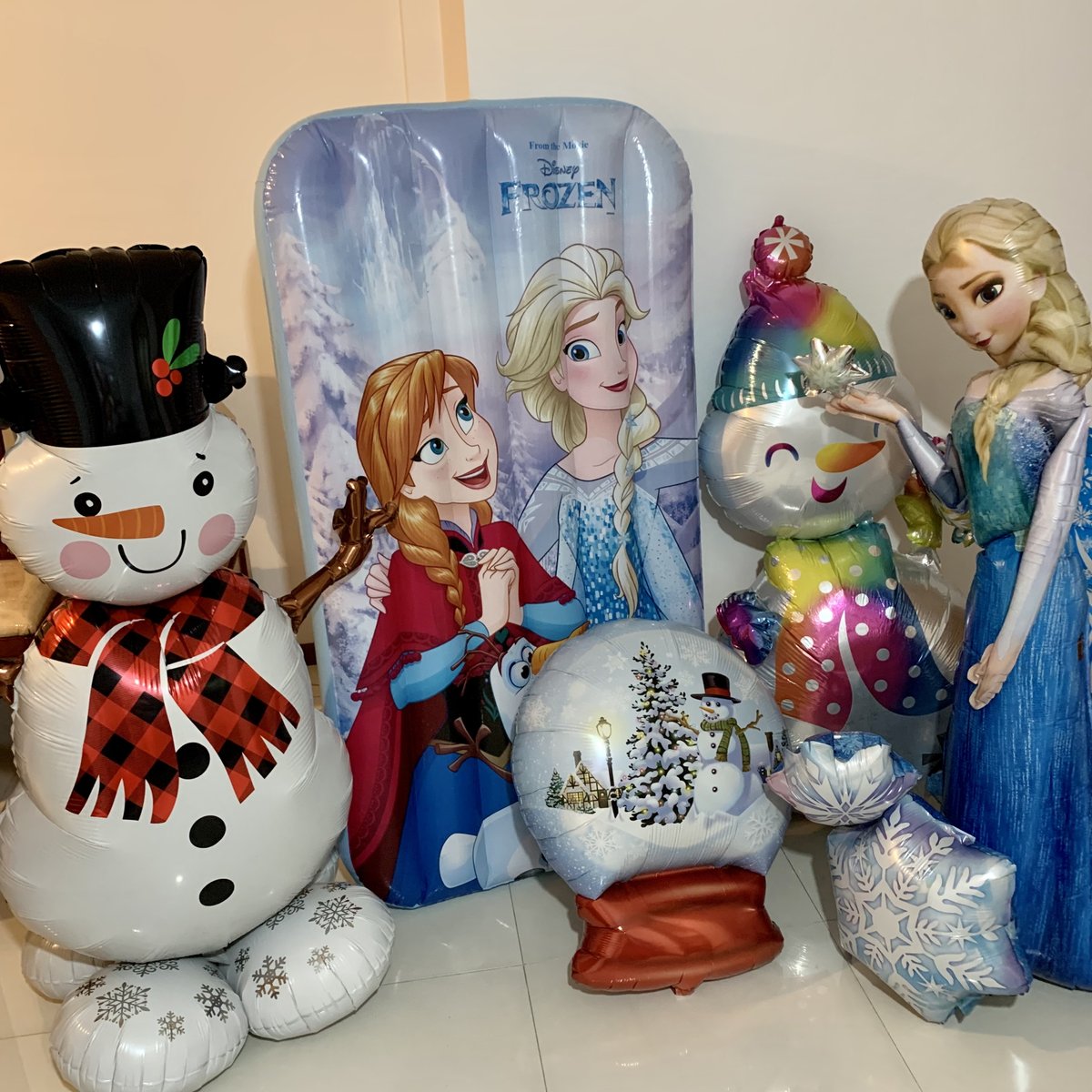 Pkiller661's tweet photo. The Winter is Coming, at least in Brazil...๐ง๐ทโ๏ธ๐ฅฐ
#inverno #winter #snowman #frozen #disney #intex #anagram #airloonz #balloons #squeakysaturday #inflatable #inflatables #pooltoy #pooltoys #float #floats #floatie #floaties #floaty #floatys #poolfloat #poolfloats #boia #inflavel https://t.co/RZBm5PV6qS