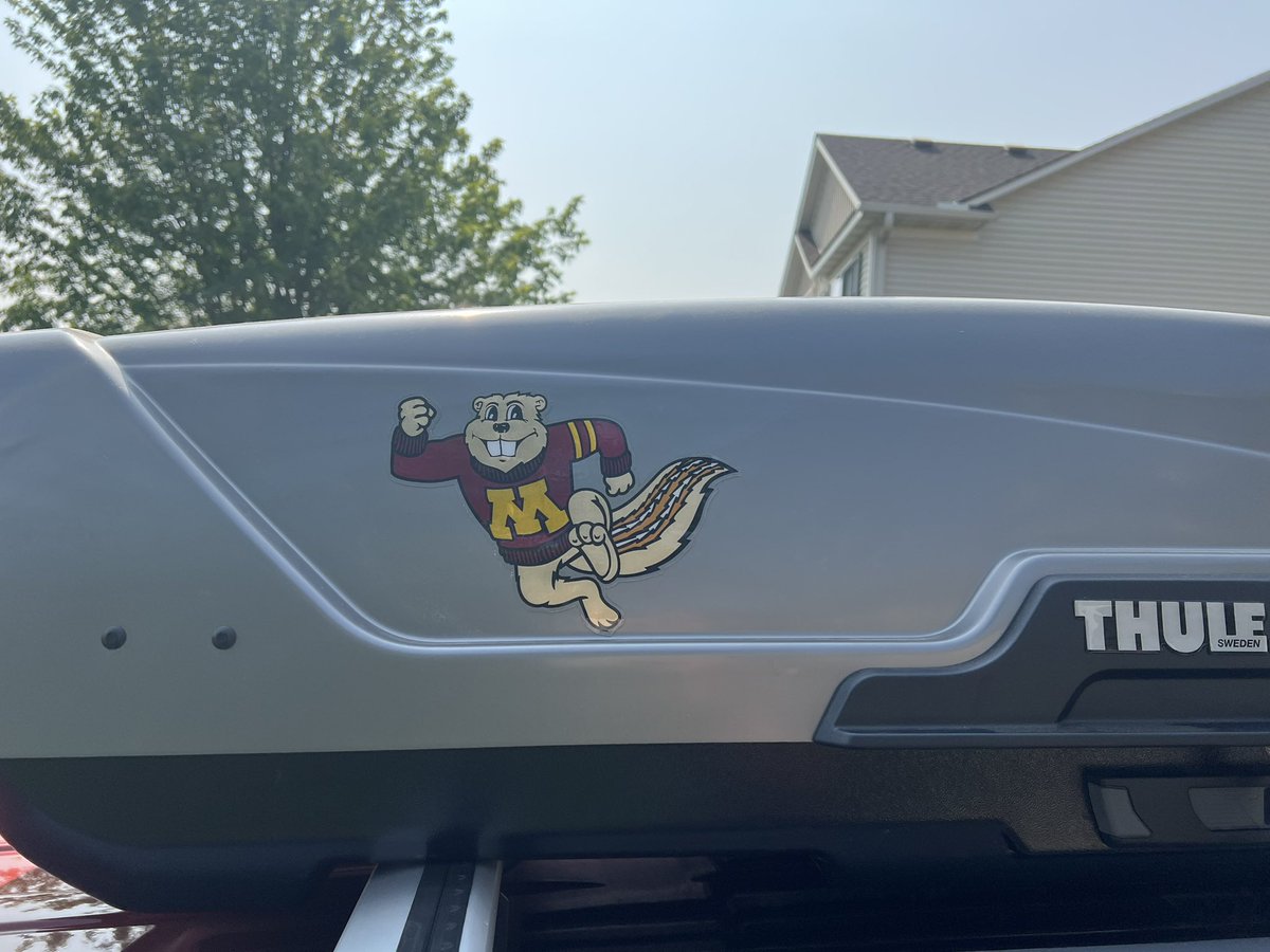 Added a helmet decal to our roof box! #SkiUMah