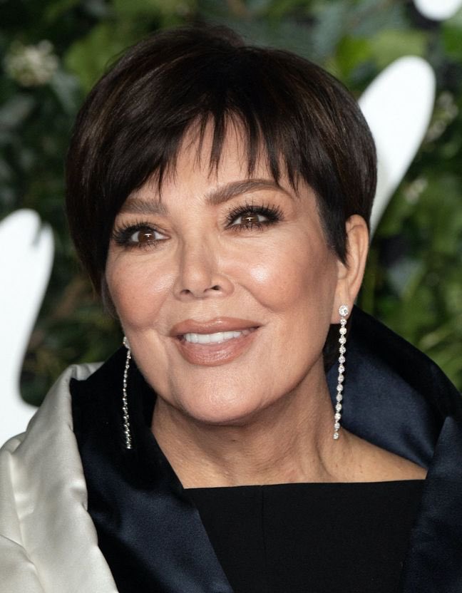 thejomblog's tweet image. Nous avons jamais vu ses 2 femmes au même endroit @KrisJenner @LianeFoly 
#KrisJenner #LianeFoly