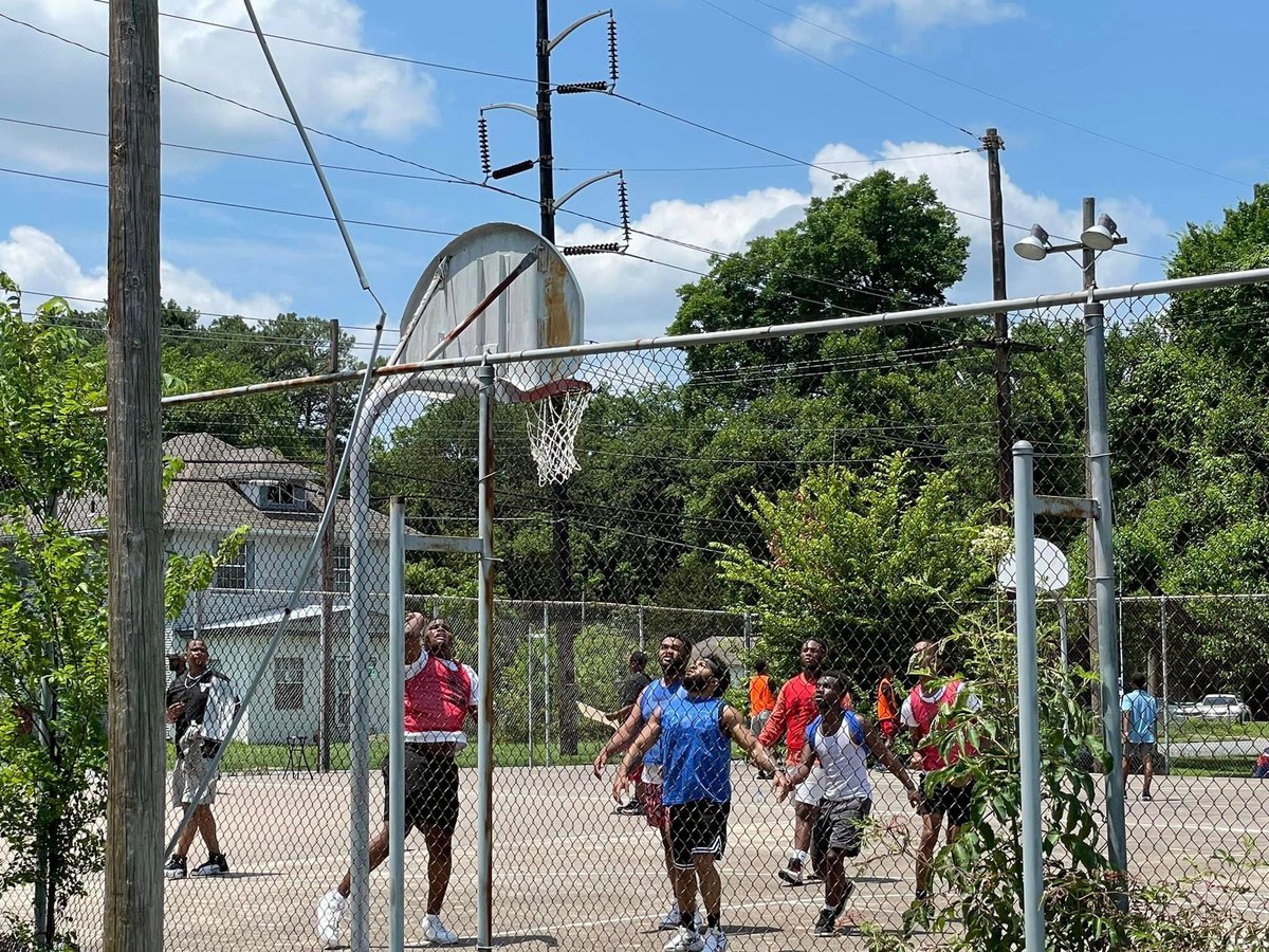 Σervice Saturday 🔵⚪️🤘🏾

3 v 3 Basketball Tournament at Hutson Park in Pine Bluff, AR #pbssocialaction1914 #sigma109 #menshealthmonth