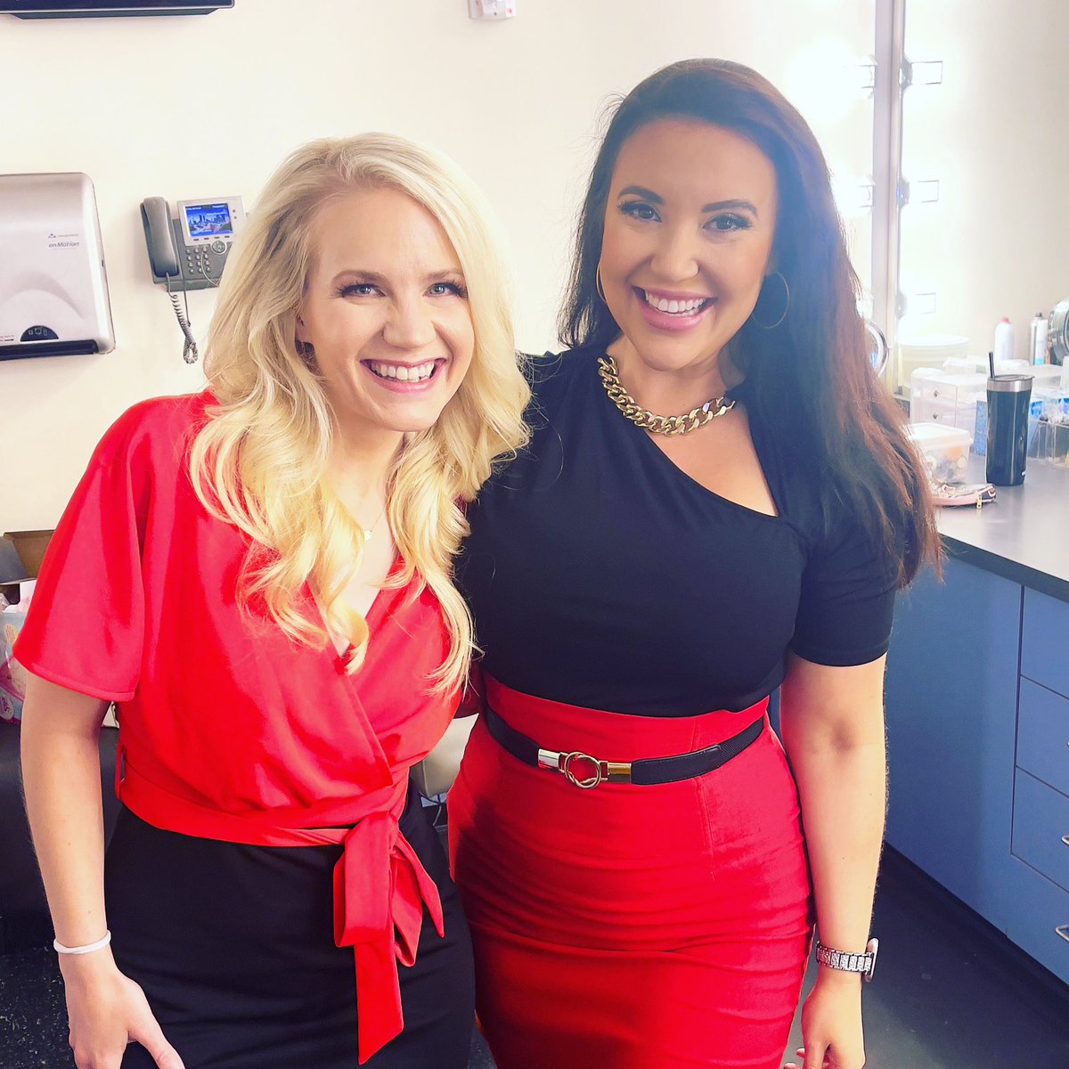 The brilliant @FeliciaCombsTWC is the yin to my yang! 😂 I was in the makeup room for a Weather Gone Viral shoot and couldn’t resist taking a photo of our yin-yang outfits! ❤️It’s always a sunny day seeing her!! ☀️

#yinyang #yinyangfashion #fashion #meteorologists #TVshoot