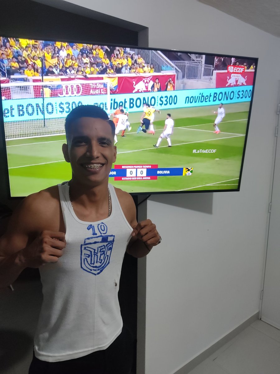 Confiando en la Tri y en el <a href="/ElCanalDFutbol/">®El Canal del Fútbol 🇪🇨⚽</a> que mi primo tenga una nueva camiseta #LaTrixECDF 🥺