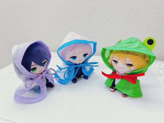 ぱぺりりが来ました仲良く雨仕様になりました ぱぺもちりり(かえる…?きつねじゃなくて?) ぱぺガク「ぱぺ!(けろ!)」