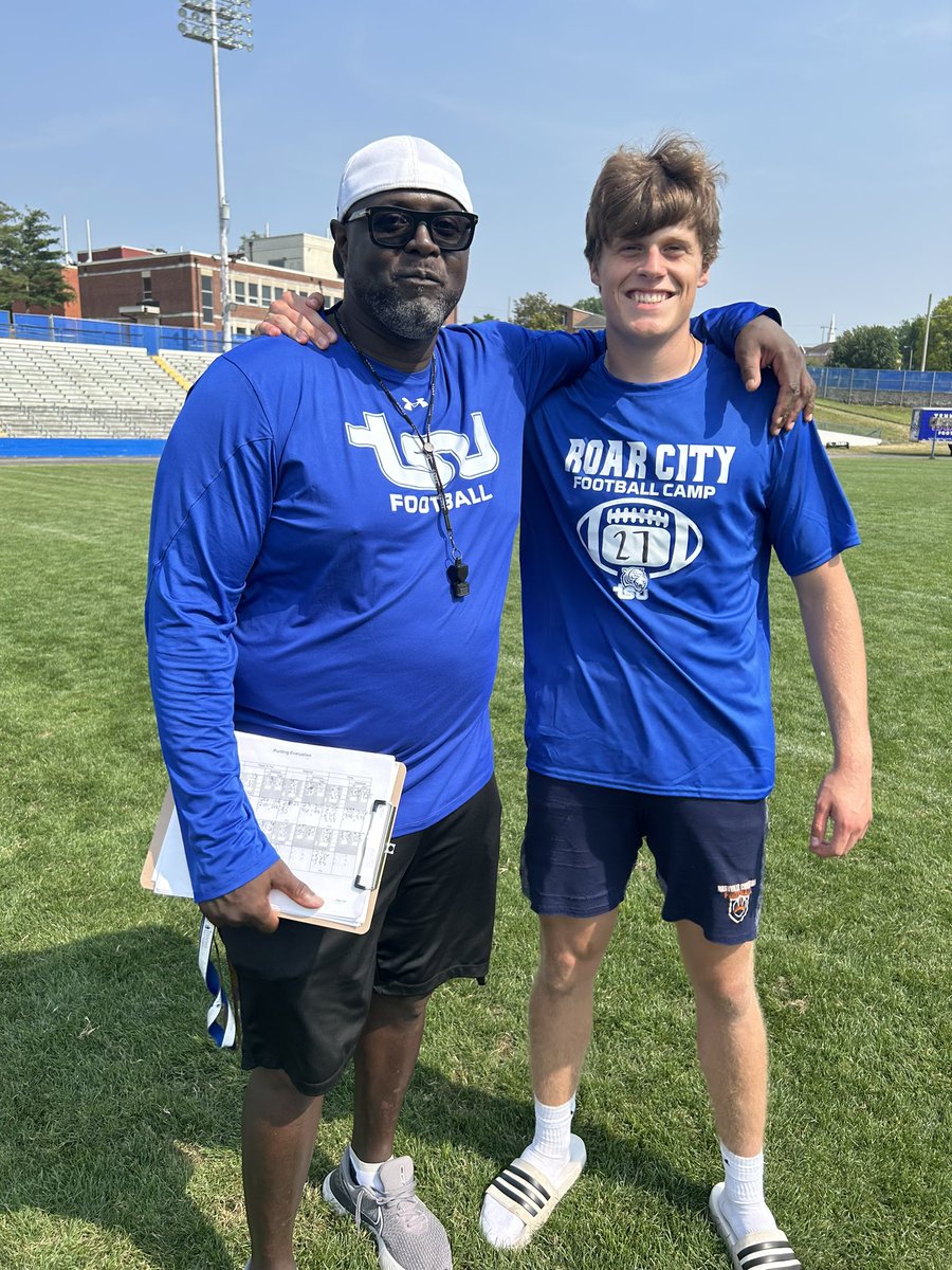 Amazing day today at the @TSUTigersFB specialist camp and a pleasure meeting @EddieGeorge2727 and reconnecting with @CoachKBurns44. Hope to be back soon! #RoarCity #GUTS @JamesWilhoit25 @jkicker19 @colin_kicker14 @NCSRecruiting
