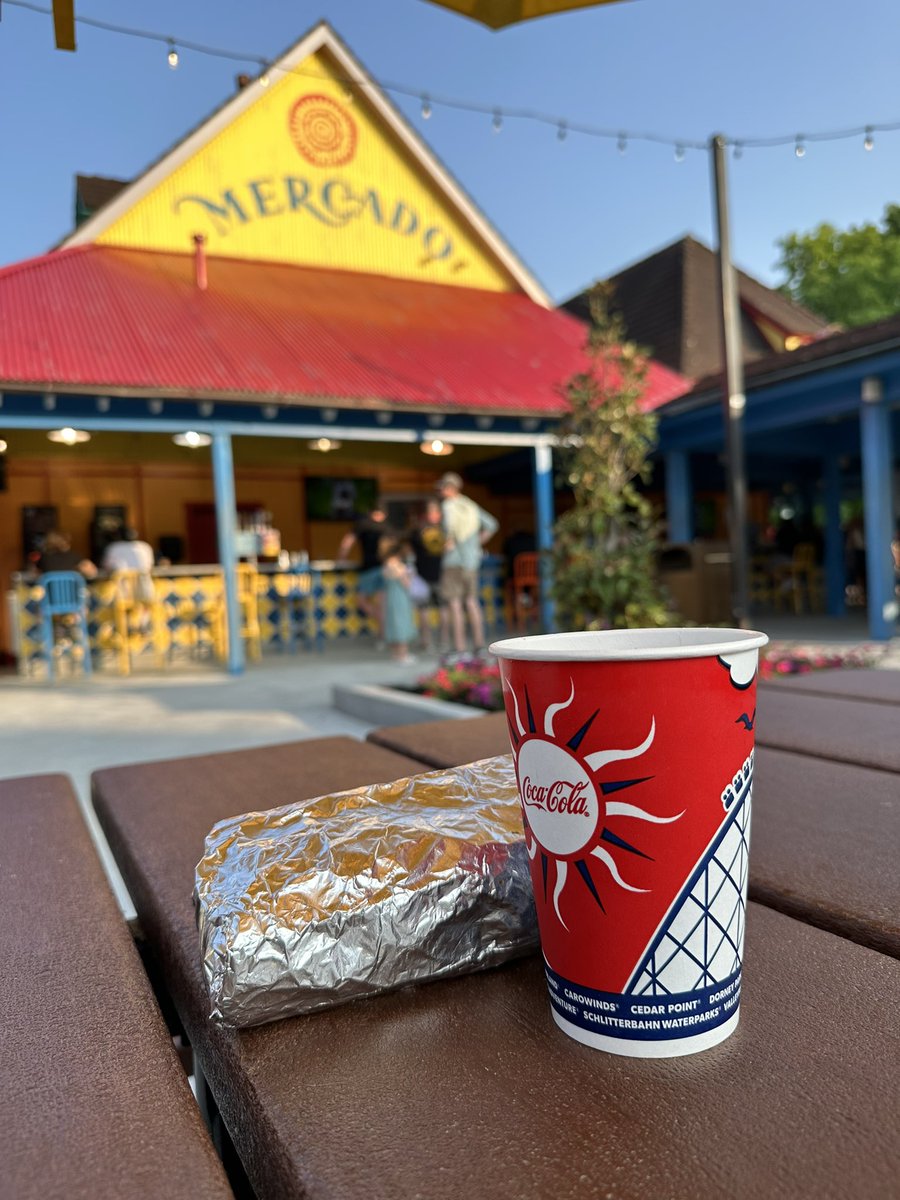 First time seeing a FULLY OPEN Adventure Port at #KingsIsland!! Can confirm it is delicious! 🌯