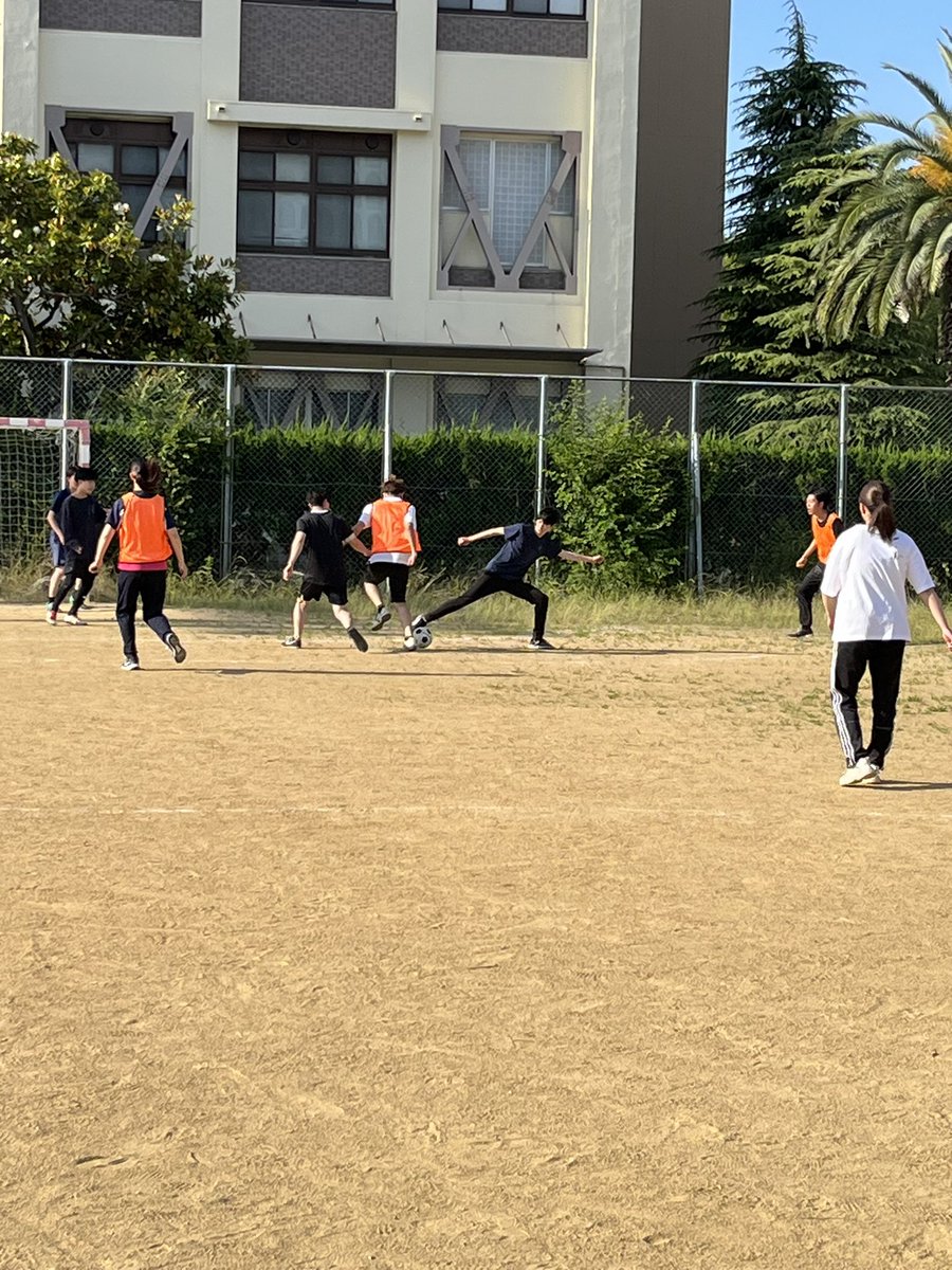 saru_begin11's tweet photo. 活動報告6/17📍ハンドボールコート
今回の参加者は10名でした！
天気が良く少し暑かったですが、楽しく活動できました☀️久しぶりに参加できたメンバーもいて、いつも以上に盛り上がりました❤️‍🔥
自分が来たい日に参加できるのが足猿の特徴の1つです！気になる方はDMまで📩！
#春から香川大学 #春から香大 https://t.co/iretP54M4I