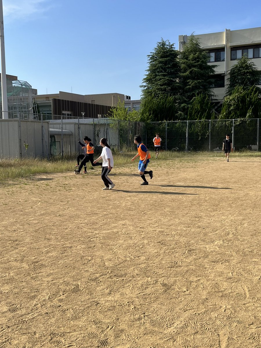 saru_begin11's tweet photo. 活動報告6/17📍ハンドボールコート
今回の参加者は10名でした！
天気が良く少し暑かったですが、楽しく活動できました☀️久しぶりに参加できたメンバーもいて、いつも以上に盛り上がりました❤️‍🔥
自分が来たい日に参加できるのが足猿の特徴の1つです！気になる方はDMまで📩！
#春から香川大学 #春から香大 https://t.co/iretP54M4I