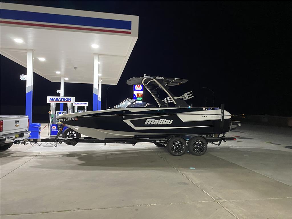 2022 Malibu 23 MXZ with 58 hours on the M6Di motor in Albuquerque, NM for $150,000.  Find this boat and more inboards on OnlyInboards.com #2022malibu23mxz #23mxz #malibuboats onlyinboards.com/2022-Malibu-23…