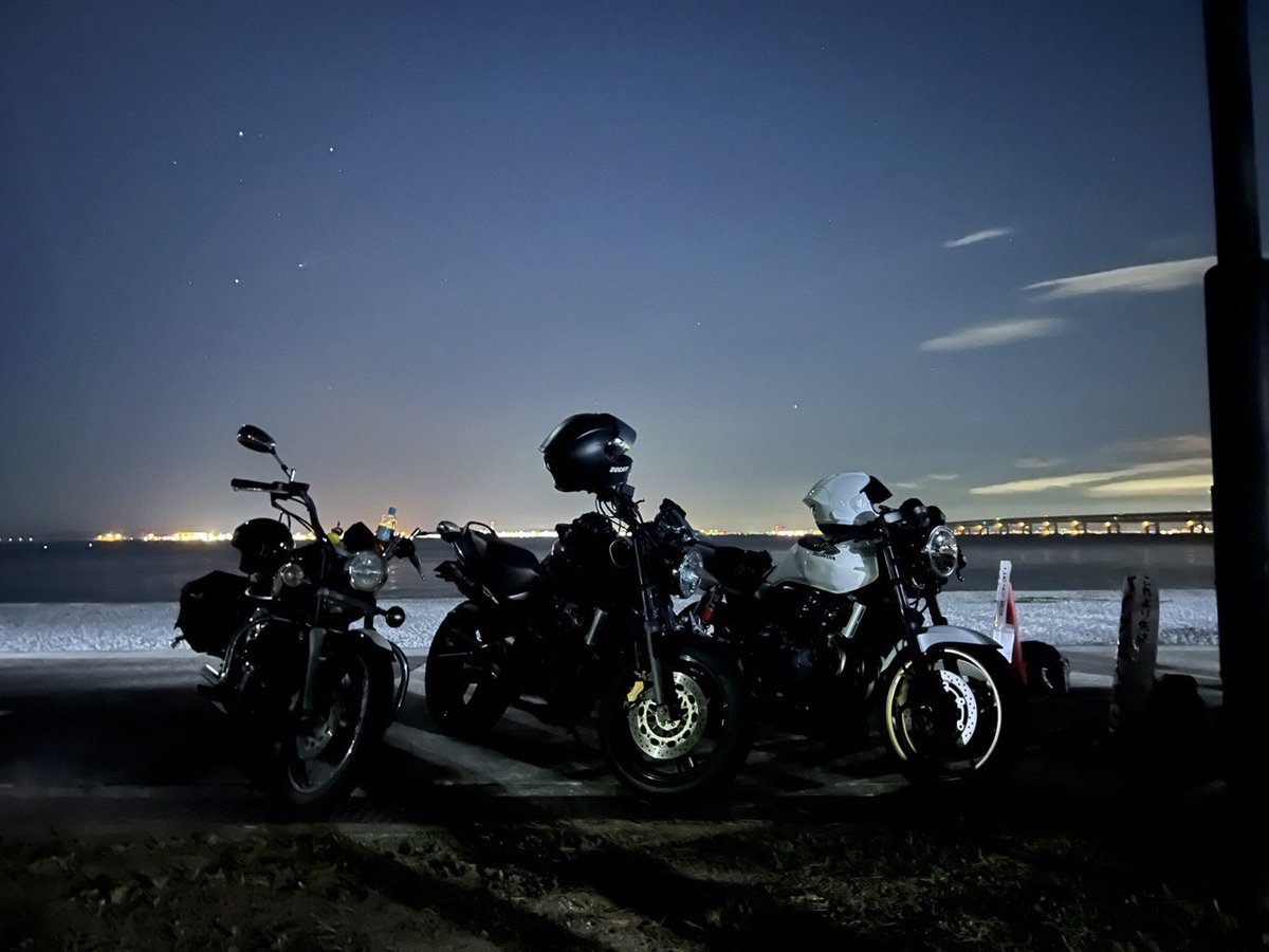 petrol_cocks's tweet photo. ドラッグスター250、ホーネット250、CB400SF vtec revoに乗っている和歌山県産の3人が和歌山の良さとバイクの良さを広めたくpetrol cocksを結成致しました！

リツイートお願いします！

#バイク乗りとして自己紹介
#バイク乗りとして軽く自己紹介
#バイク乗りと繋がりたい
 #バイク好きと繋がりたい https://t.co/klC4L1Jc36