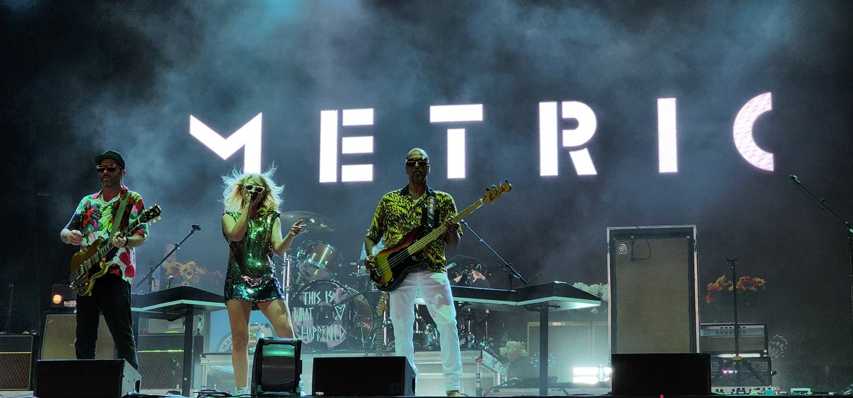 RealDavester's tweet photo. @Metric great set in Dallas! https://t.co/yeECFeiwvO