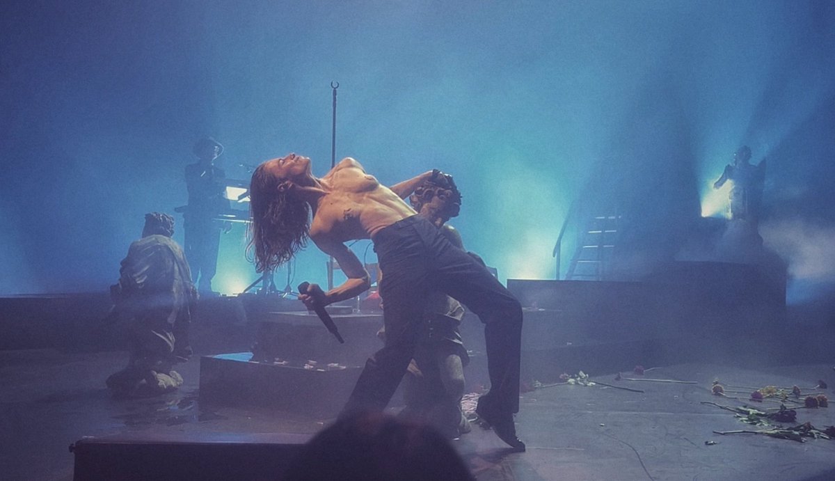 Christine and the Queens tweet media