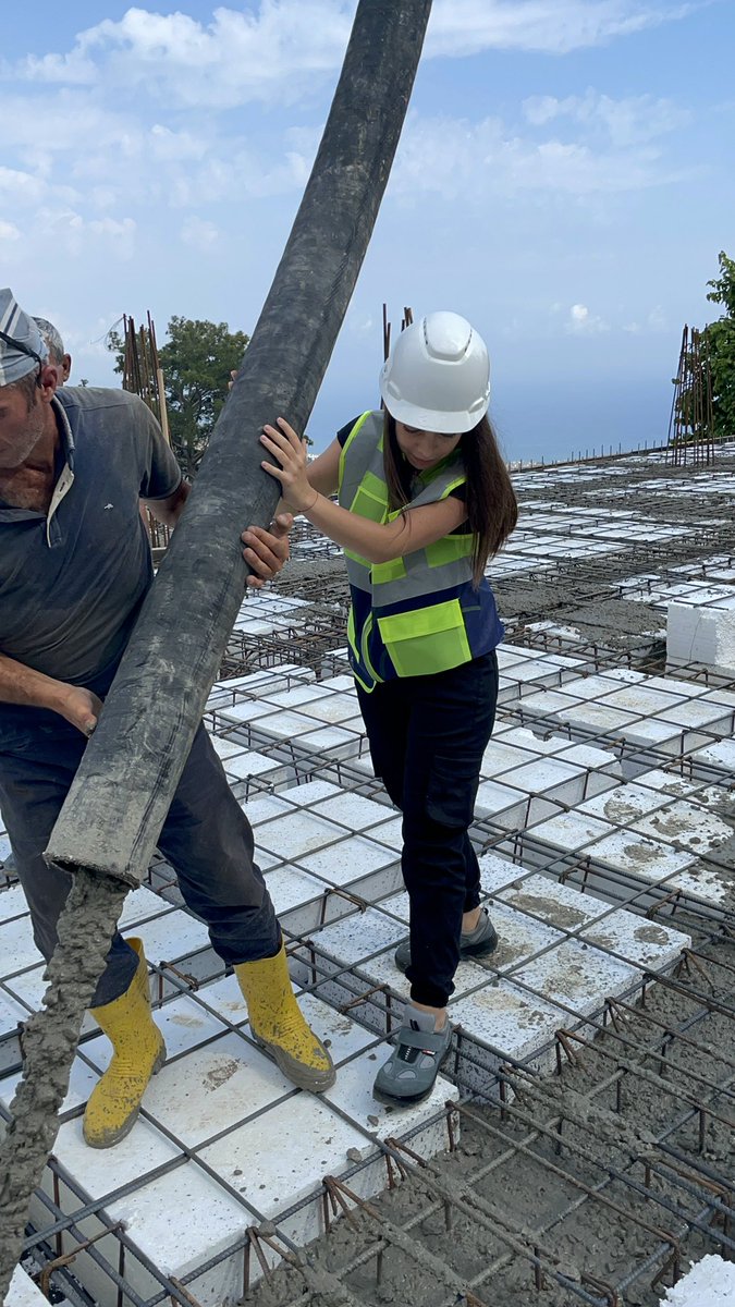 baharseleh's tweet photo. İts dı şantiye tedts dı şantiye 🫶🏻 Bu nasıl bir sevda hocam 🫶🏻 #civilengineer #ladyengineer https://t.co/o70h2aImLd