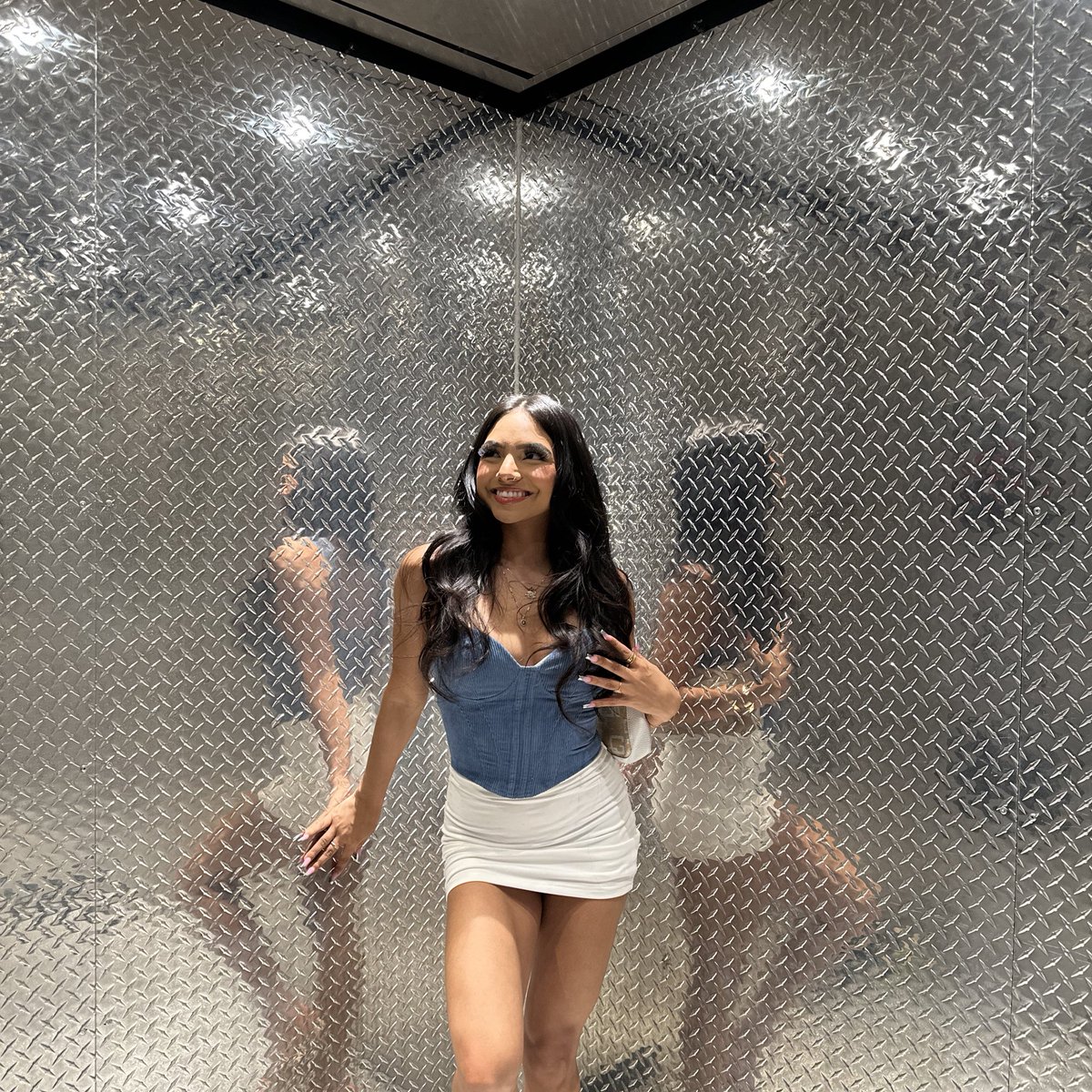 cianamarieeee's tweet photo. Don’t you forget it💎 https://t.co/FlK5kq5ZAY