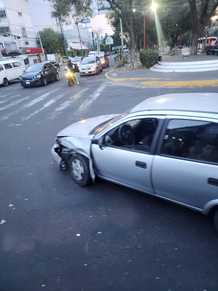 NickyEnBici's tweet photo. Uno más en @TuAlcaldiaGAM y seguimos sin policía de tránsito, sin controles de velocidad sobre Av IPN, en plena zona escolar, sin cruces seguros.
@LaSEMOVI @UCS_GCDMX https://t.co/g2UMFCeGCH