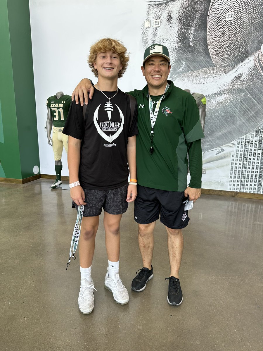 AustanQB's tweet photo. Very impressed with @UAB_FB 🐉🔥 Thanks for spending time with me @CoachD_Mitch 🎯 @DilfersDimes @Alex_Mortensen_ @QBIQsystem @QBHitList @Elite11 @UABRecruiting @QB_CoachColeman #FireBreathersOnly https://t.co/YmC68uCWvI