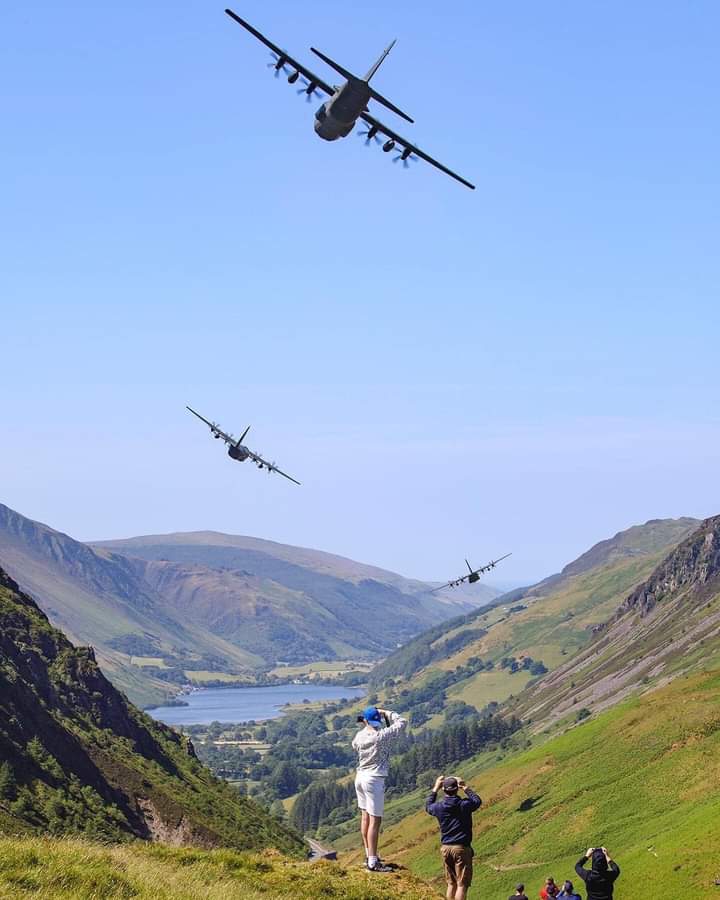 FINAL FLIGHT OF THE C130 HERCULES GOING THROUGH THE MACH LOOP HEADING TOWARDS THE COAST.14th JUNE 2023.