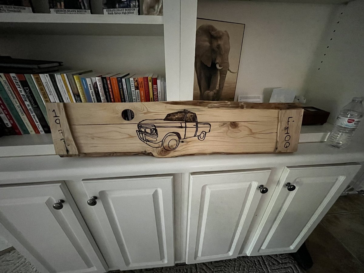 CameronBoston3's tweet photo. First ever wood burn project turned out pretty good. I think itll make a real good fathers gift https://t.co/jRwYUgr6xj