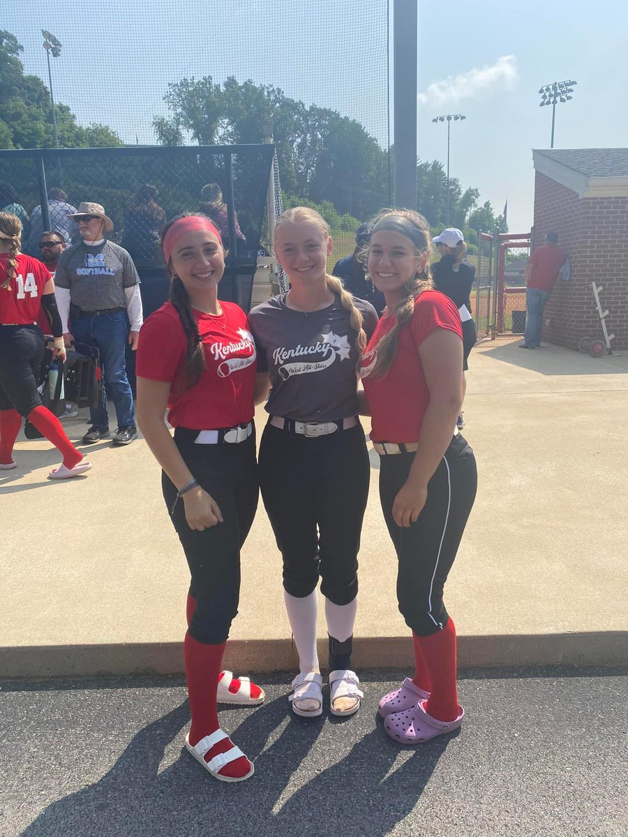 BallardSoftball's tweet photo. @brookegray2023 @kadydennis11 &amp; @_MGM20 all played in the East West All Star game today. ❤️ https://t.co/6VlMqpomq5