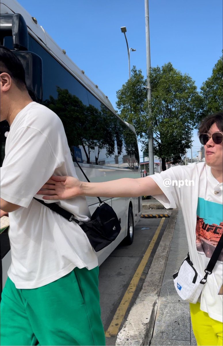 SjELF1993's tweet image. اطعمممم فان والله 😭💘💘💘💘