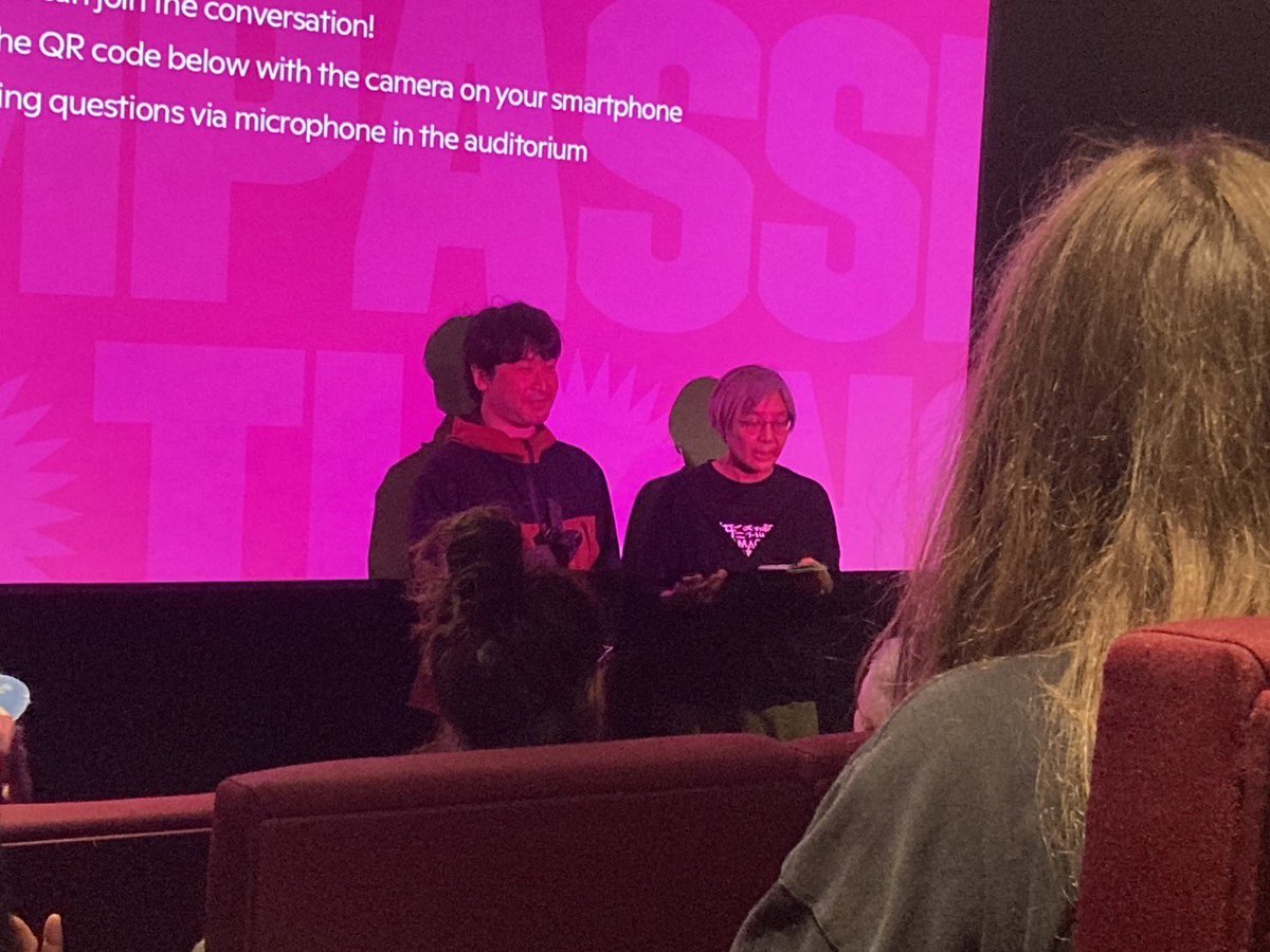 otogisyrupz's tweet image. 『東京自転車節』(英題 ”Tokyo Uber Blues”)上映終了！通訳に藤岡朝子さんに入っていただきQ&amp;amp;A。今回は映画作りについての技術的な質問が多く、マニアックでとても面白かった。フィルムメーカーたくさん観にきてくれてると感じる場面でした。

#SheffDocFest2023