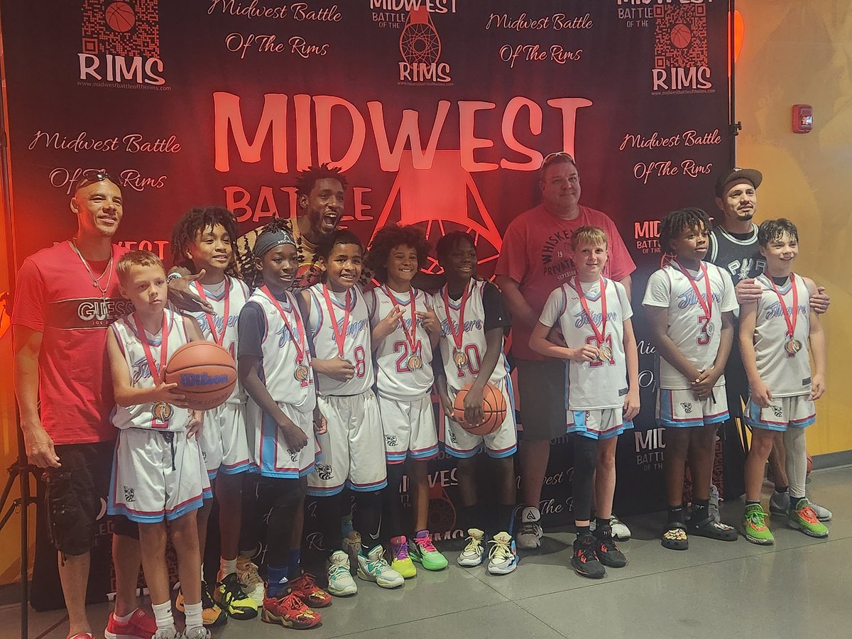 Second place today in the Midwest Battle of The Rims Tournament. Big day for @TheycallmeAP25. He sank is first ever, 3 pointer in a game!!

#gunneris11 #basketball #onepercentbettereveryday #workhardplayhard