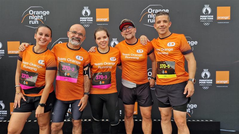 C'est officiel !
Notre team sera au #MarathonPourTous des JO 2024 avec @ChloRossard
@aromaadi et @CedGrosjean 💪

Merci #OrangeNightRun et la @teamorangerunning

#LifeAtOrange
@GDT 
@Orange_France