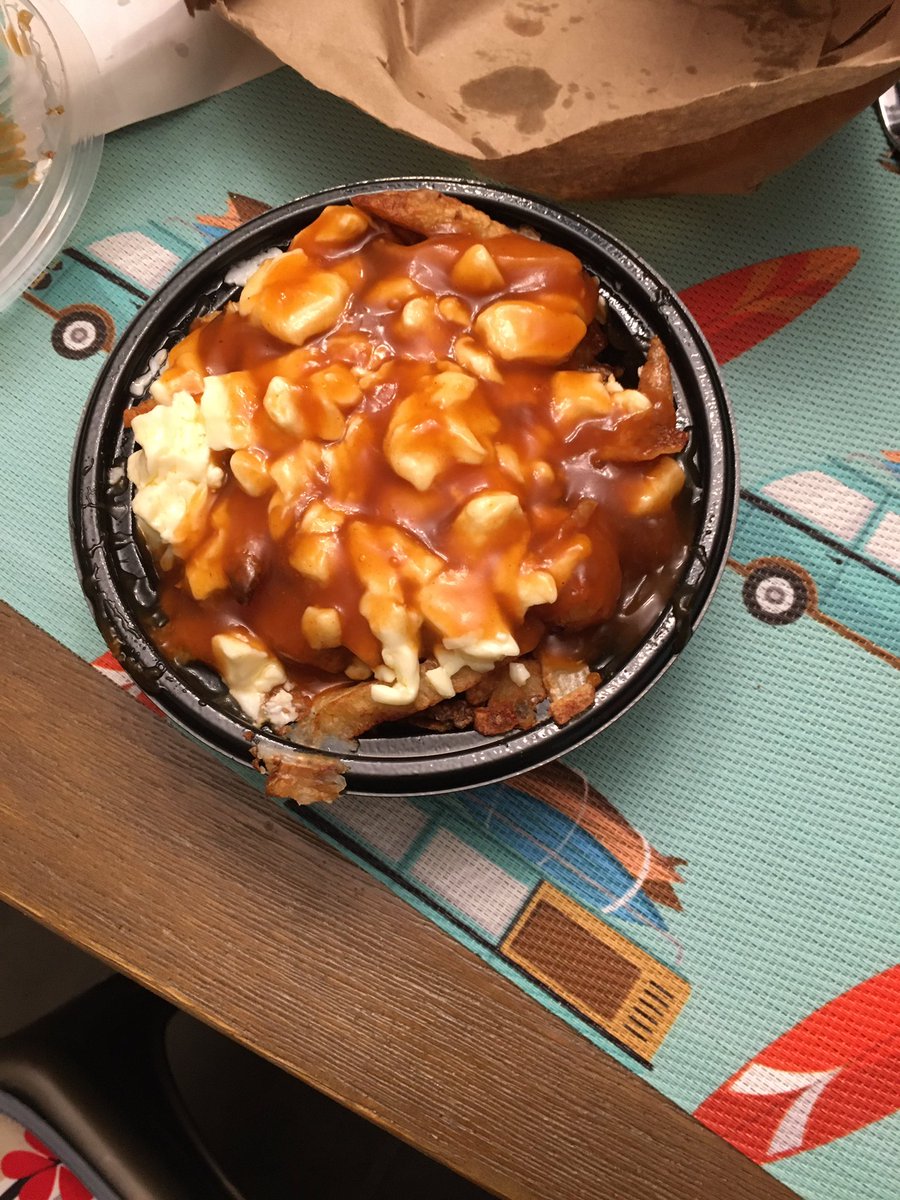 Dog sitting for my brother and his family so I treated myself. Monday mama’s gotta get back on track. #bellepro #poutine