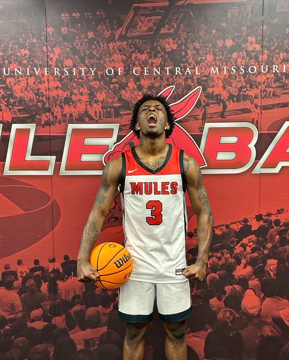 JellyFam16's tweet photo. UCM HOW YALL FEELING ? 👀🔴
#gomulesgo #notcommitted https://t.co/qFfFAzgQPw