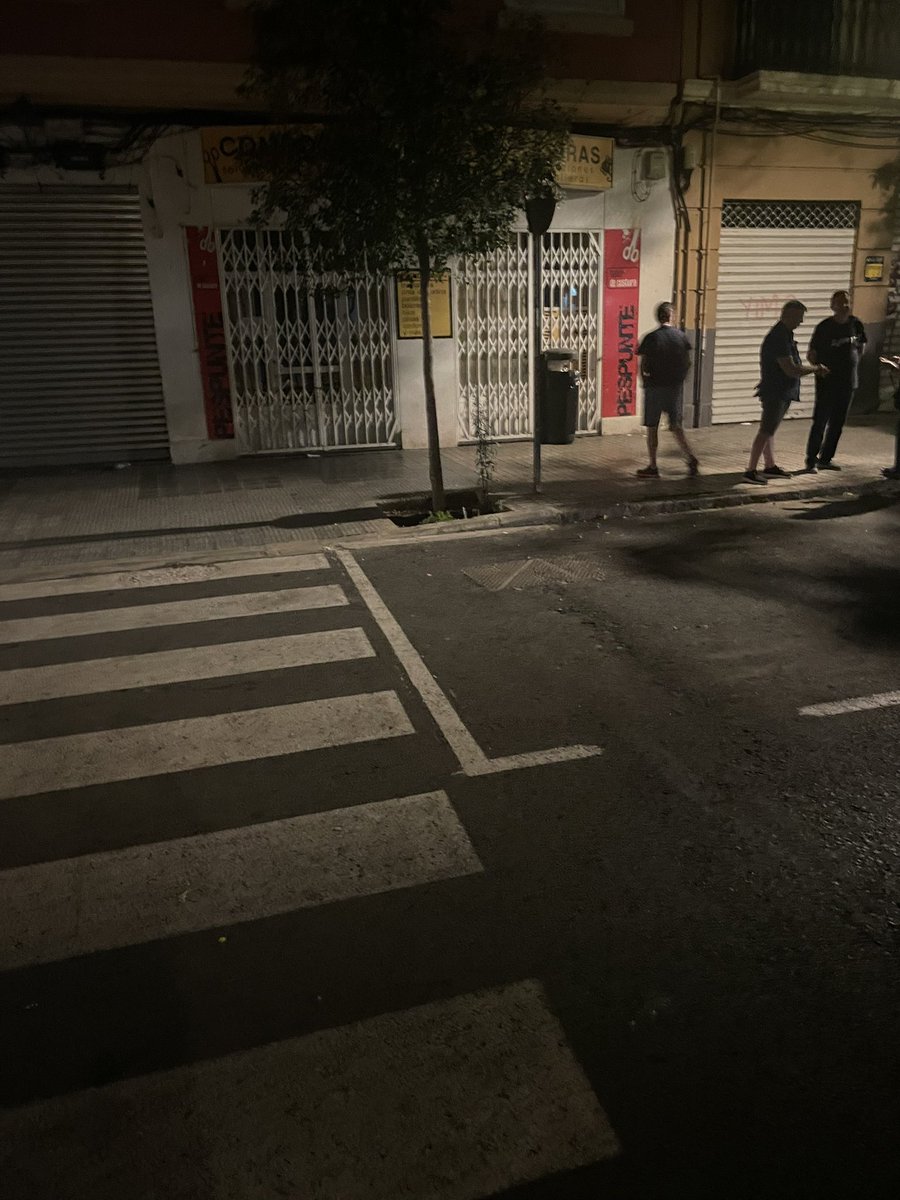 SjmtFalla's tweet image. Carrer net al finalisar la verbena de sant Joan