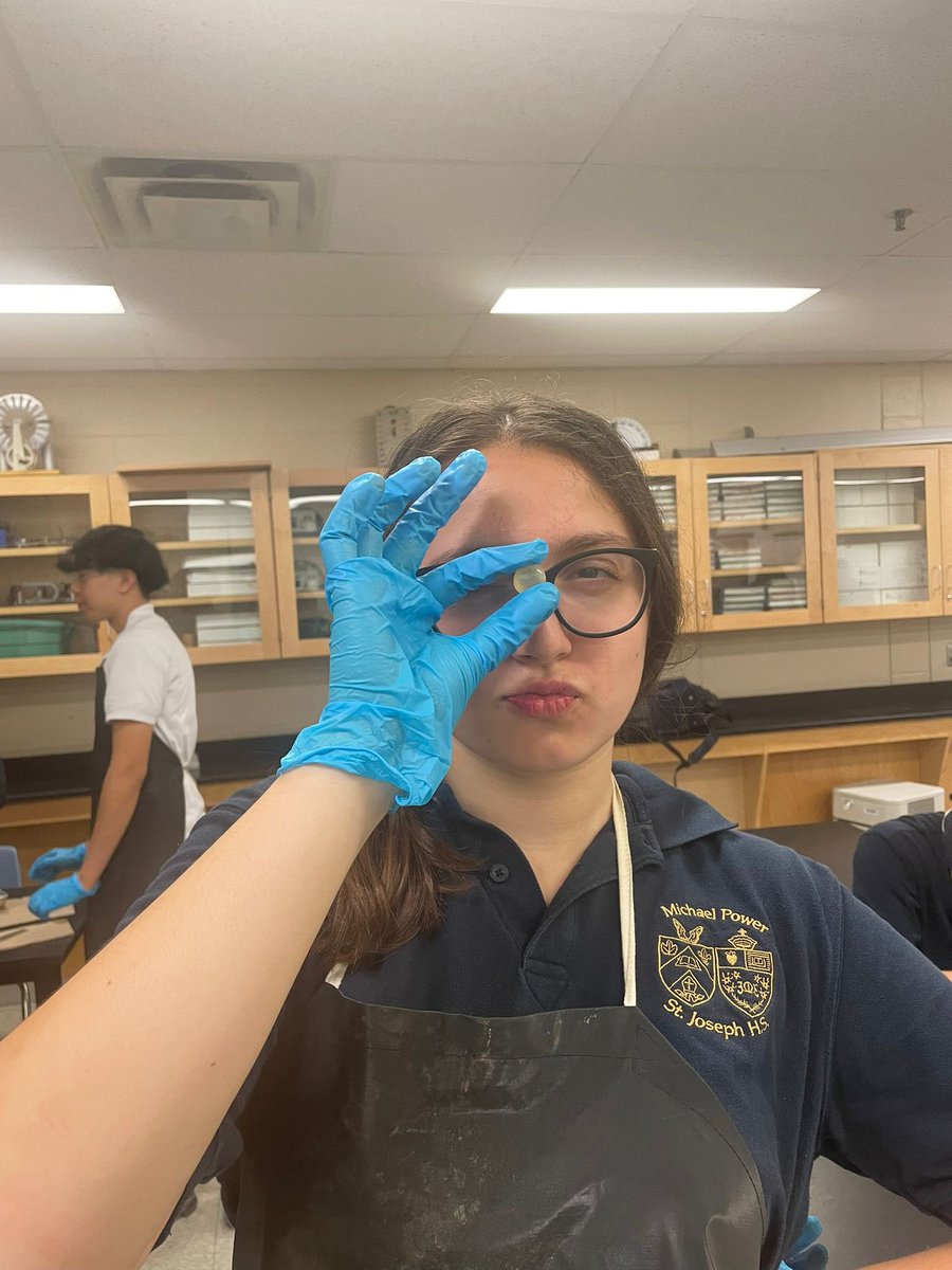 It was a double dissection day last week with Mrs. Giovinazzo’s Gr 10 pre IBs. Bullfrogs and cow eyes. #mpsjscience <a href="/PowerIB/">MPSJIB</a> <a href="/MPSJ_TCDSB/">Michael Power/St. Joseph High School</a>