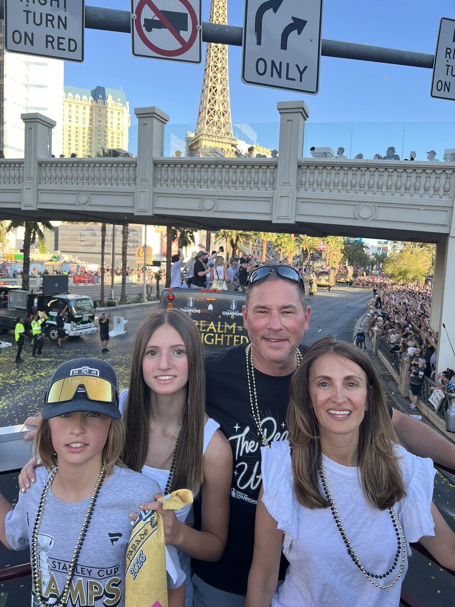 nateewell's tweet photo. POV: you brought the Stanley Cup to the Strip. https://t.co/Mekt2ZJK8F