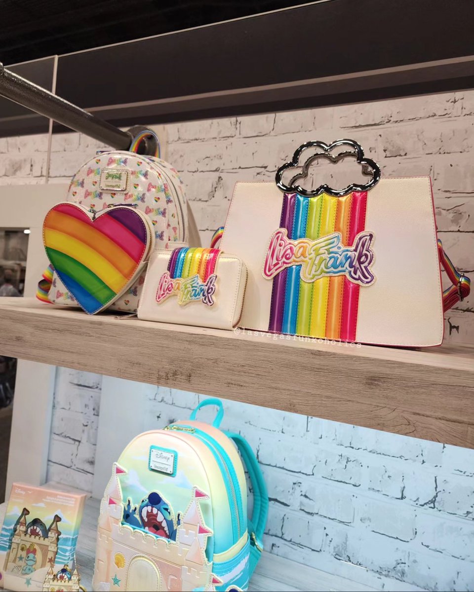 LVFunkoholics's tweet photo. Some Loungefly from this past week. Swipe for more ๐ท.
#funko #loungeflycollector #lisafrank #marvel #spiderpunk #harrypotter #Loungefly #loungeflyminibackpack #loungeflystyle #funkofashion #hellokitty #strawberryshortcake #loungeflydisney #funkopopphotography https://t.co/DtcCI5YIgL