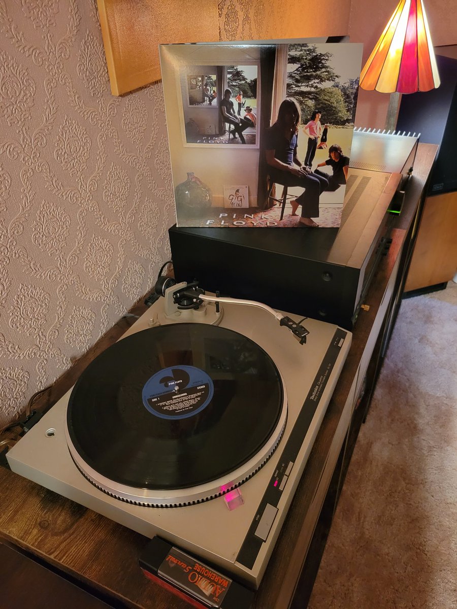 Relaxing evening listening to Ummagumma 🤟
#NowPlaying Pink Floyd 

#PinkFloyd #Ummagumma #vinyl #vinylrecords #vinylcommunity #vinyljunkie #vinylforlife