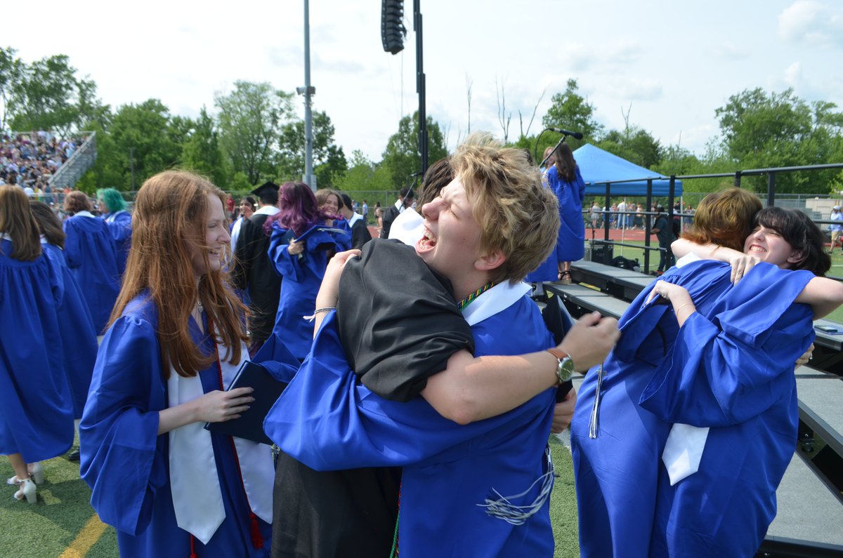 More pictures from the <a href="/CBSouthHS/">CB South</a> 2023 graduating class #southside #cbproud