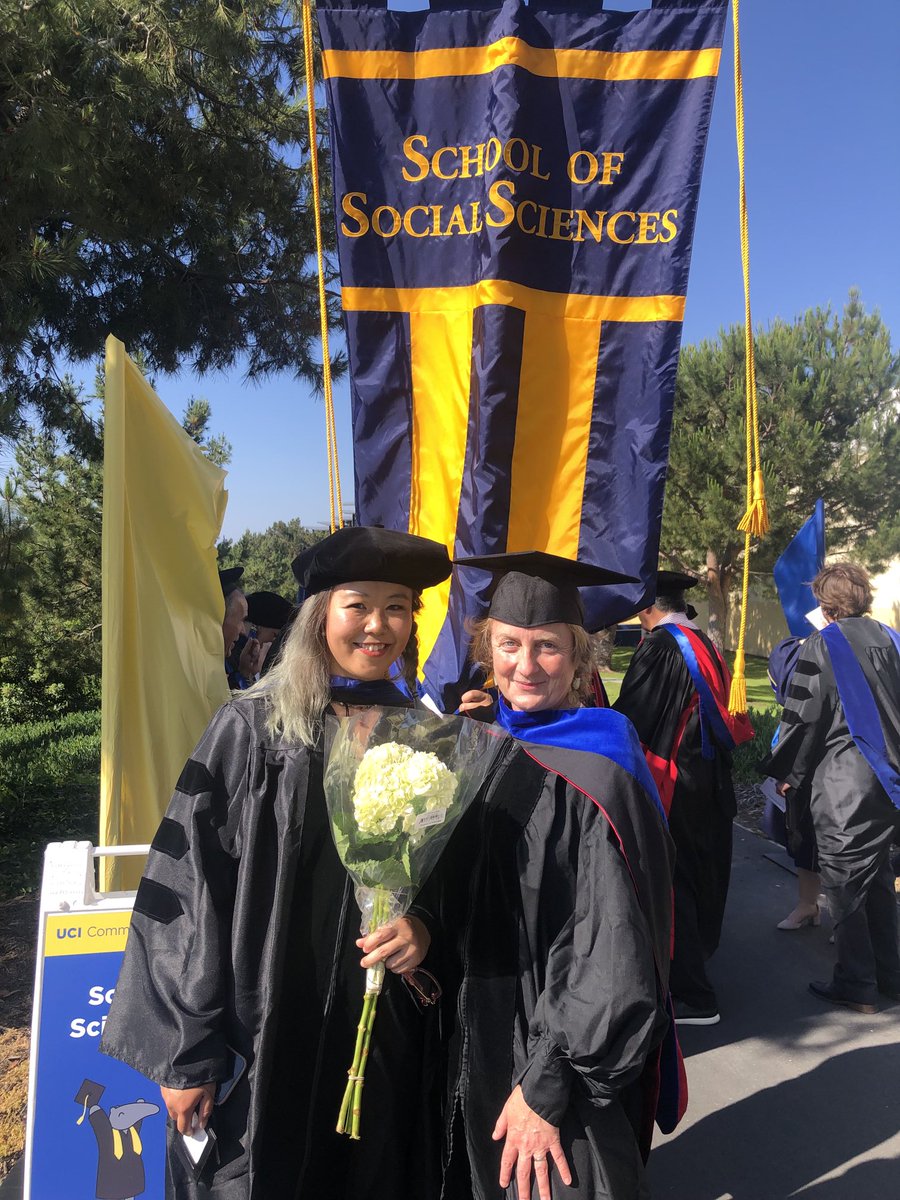 Beautiful day in Irvine when a bright mind gets hooded!! Congratulations ⁦<a href="/jingandzhang/">Jing Zhang</a>⁩
